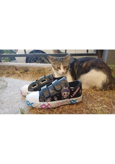 Scarpe Magiche Labubu Siyah Işıklı Kız Çocuğu Ayakkabı 31-35 Numara Arası Işıksızdır Siyah Scarpe Magiche Labubu Siyah Işıklı Kız Çocuğu Ayakkabı 31-35 Numara Arası Işıksızdır Siyah