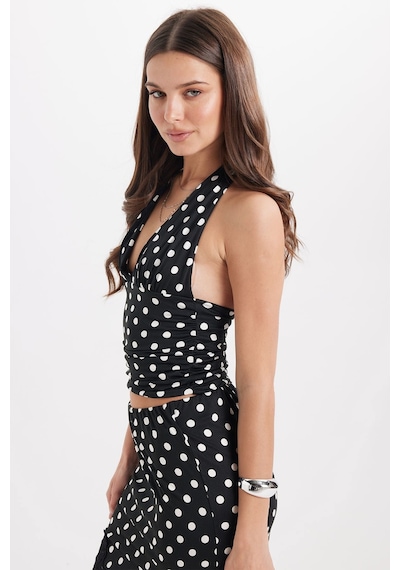 Tudors Kadın Standart Fit Normal Kesim Kolsuz Halter Yaka Boyundan Bağlama Detaylı Puantiyeli Siyah Bluz-51013