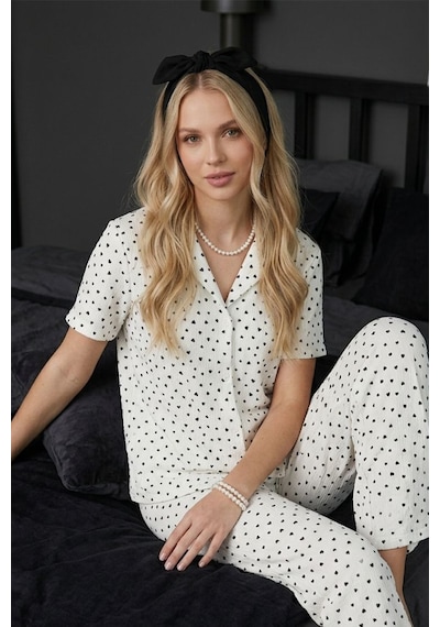 Kar Beyaz Kalp Detaylı Bürümçük Kumaş Kısa Kollu Pijama Takımı 6066