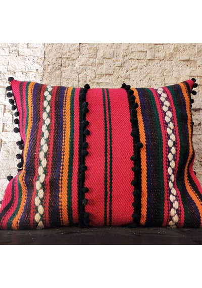 Kırmızı Kilim Boho Etnik Ponponlu İç Dolgulu Kırlent Yastık 45x35 Cm Kırmızı Turuncu Yeşil Siyah Kırmızı Kilim Boho Etnik Ponponlu İç Dolgulu Kırlent Yastık 45x35 Cm Kırmızı Turuncu Yeşil Siyah