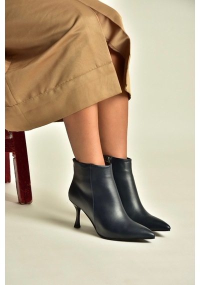 Fox Shoes N282102109 Lacivert İnce Topuklu Sivri Burun Kadın Bot