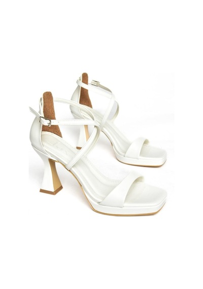Fox Shoes S569315409 Beyaz Kalın Topuklu Ayakkabı Beyaz