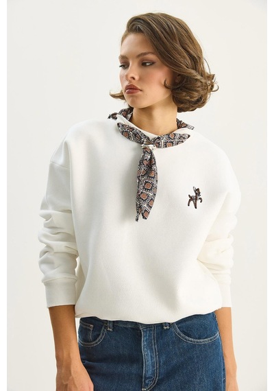Shade Kadın Fular Detaylı Ceylan Nakışlı Üç İplik Şardonlu Oversize Sweatshirt 6916 60283615 - Beyaz
