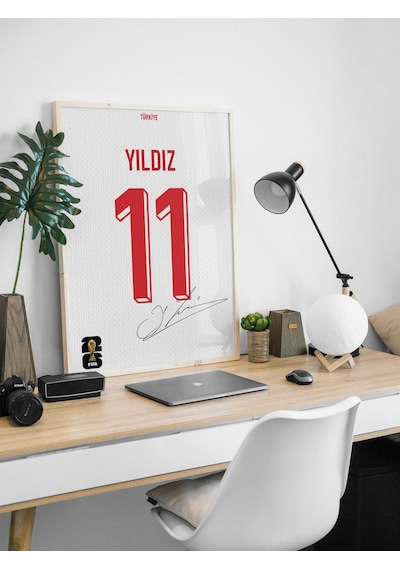 Kenan Yıldız 11 Milli Takım Forma Tasarımlı Poster Tablo Ahşap Çerçeveli