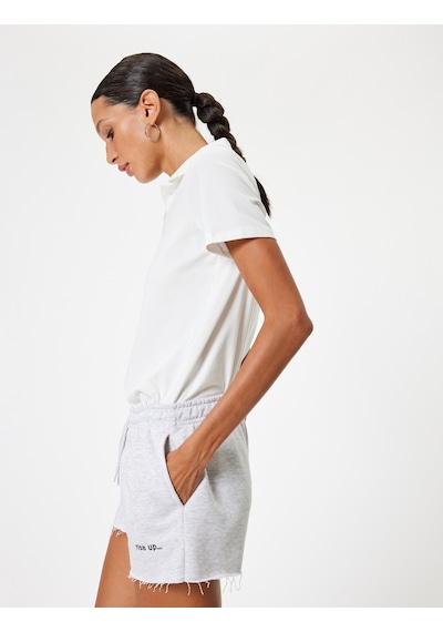 Koton Mini Şort Beli Bağcıklı Slogan İşlemeli Kesik Paça Slim Fit Cep Detaylı Kar Melanj 4sal40181ık Gri Melanj