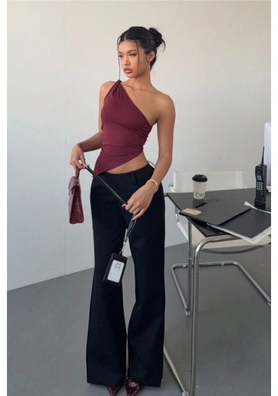 Kadın Siyah Tek Omuz Bluz Asimetrik Kesim Likralı Crop Şık Ve Modern Tasarım Bordo
