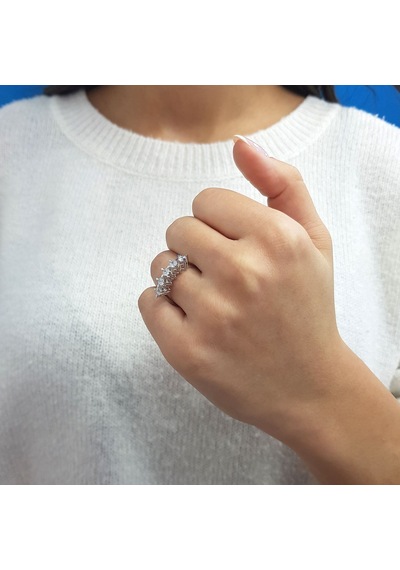 Lova F Renk 0,65 Karat Pırlanta Beştaş Yüzük - IDL Sertifikalı