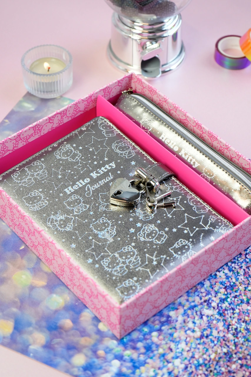 Hello Kitty Hush Hush Kilitli Defter + Vegan Deri Kalemlik Kutulu Set 160 Yaprak, Çizgili Platinum