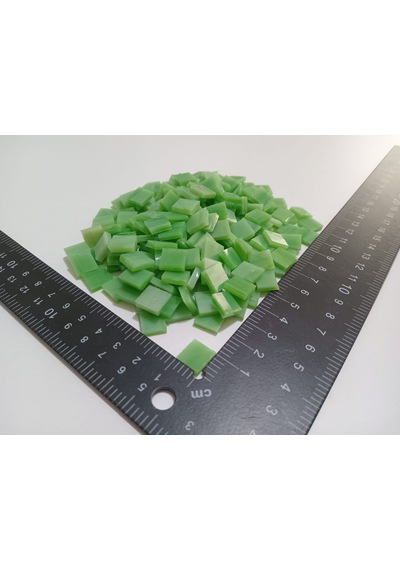 Açık Yeşil Kare Vitray Cam Mozaik Taşı - Sanatsal Mozaik Çalışmalarınız İçin Yaklaşık 10 X 10 Mm