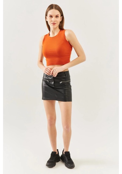 Butikgiz Kadın Sıfır Kol Bisiklet Yaka Vücuda Oturan %100 Pamuklu Kaşkorse Esnek Crop Bluz Kiremit