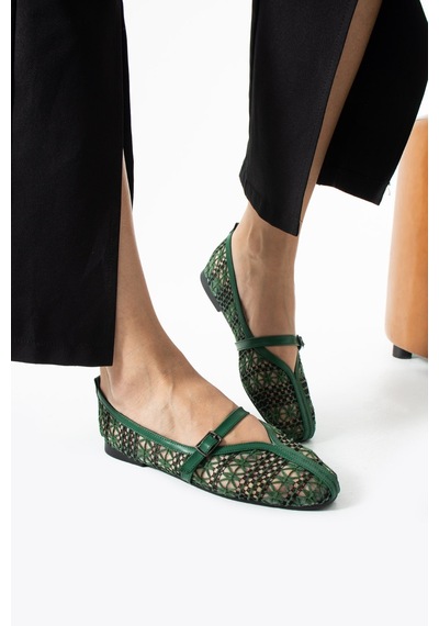Dabab Shoes Marvena Kadın Zümrüt Yeşili Çapraz Bantlı Dantel Detaylı Şeffaf Dokulu Babet Yeşil Dabab Shoes Marvena Kadın Zümrüt Yeşili Çapraz Bantlı Dantel Detaylı Şeffaf Dokulu Babet Yeşil