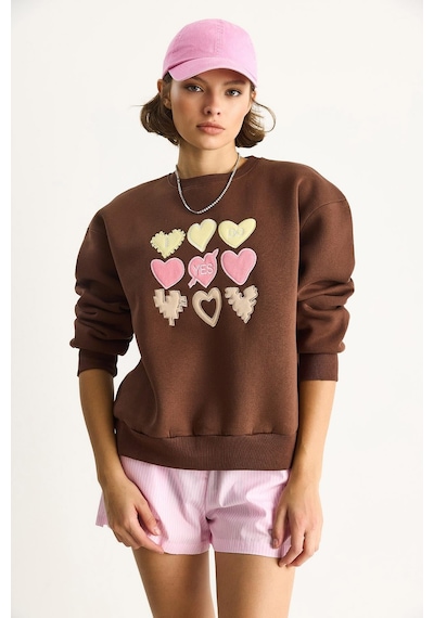 Shade Kadın Bisiklet Yaka Kalp Nakışlı Şardonlu Üç İplik Sweatshirt 6875 60283520 - Kahverengi