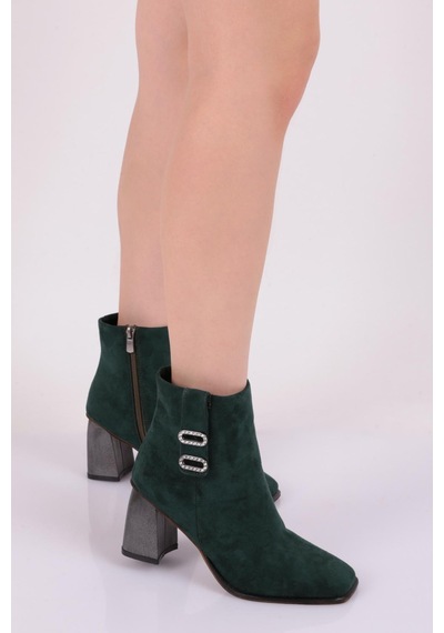 Dgn Pm161-k033 Küt Burun Aksesuarli Kalin Topuklu Kadin Bot PM161-K033-1211-R1978 Yeşil Süet Dgn Pm161-k033 Küt Burun Aksesuarli Kalin Topuklu Kadin Bot PM161-K033-1211-R1978 Yeşil Süet