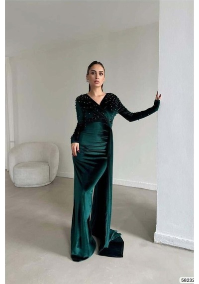 Lior Design Kadın İnce İşçilik Esnek Kadife Kumaş Kruvaze Yaka Kuyruklu Abiye Elbise Zümrüt Lior Design Kadın İnce İşçilik Esnek Kadife Kumaş Kruvaze Yaka Kuyruklu Abiye Elbise Zümrüt