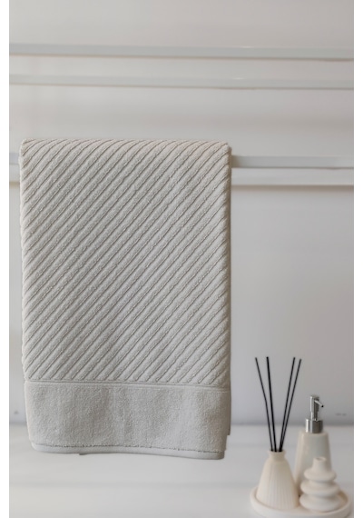 Diyagonal Çizgili Banyo Havlusu 90x150 Cm- %100 Pamuk, Yüksek Su Emici Havlu Krem Krem