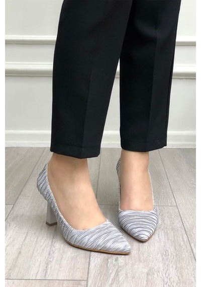 Feles Kırışık Saten Stiletto Kadın Topuklu Ayakkabı GÜMÜŞ