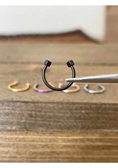 316 L Cerrahi Çelik Anti Alerjik Küp Modeli Halka Piercing 10mm X 1,2mm Siyah