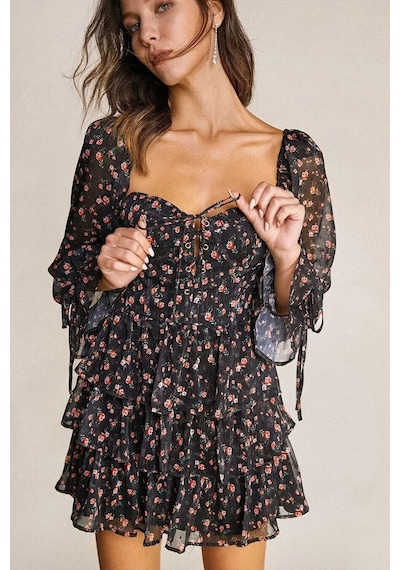 Fashion Cocktail Göğüs Korseli Sırt Lastikli Çiçekli Uzun Kol Bağlamalı Dudak Göğüslü Şifon Elbise Siyah Fashion Cocktail Göğüs Korseli Sırt Lastikli Çiçekli Uzun Kol Bağlamalı Dudak Göğüslü Şifon Elbise Siyah