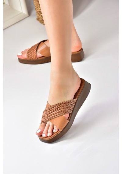 Fox Shoes Taba Hakiki Deri Çapraz Bantlı Kadın Terlik M291049903