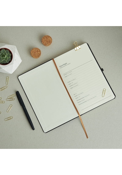 Hayallerinin Peşinden Git Yazılı Çiçek Desenli Kişiye Özel Deri Kapak Defter Siyah