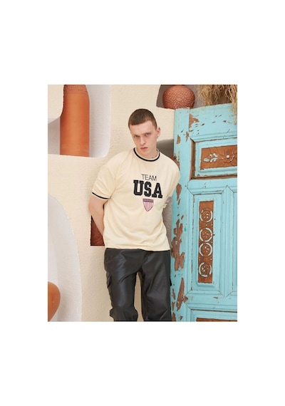 Erkek Bisiklet Yaka Tişört Nakış İşlemeli Kısa Kol Oversize T-shirt - Bej