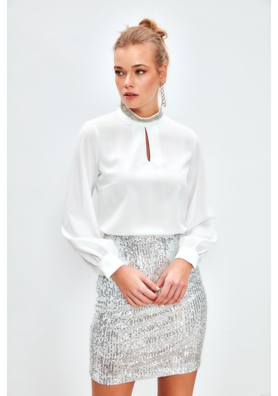 Sateen Yaka Aksesuarlı Bluz - Ekru-132570