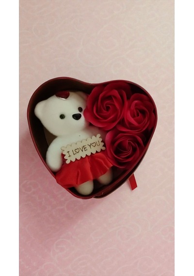 Sevgililer Gününe Özel Kalpli Kutuda I Love You Yazan Güllü Ayıcık Boyut:11cm