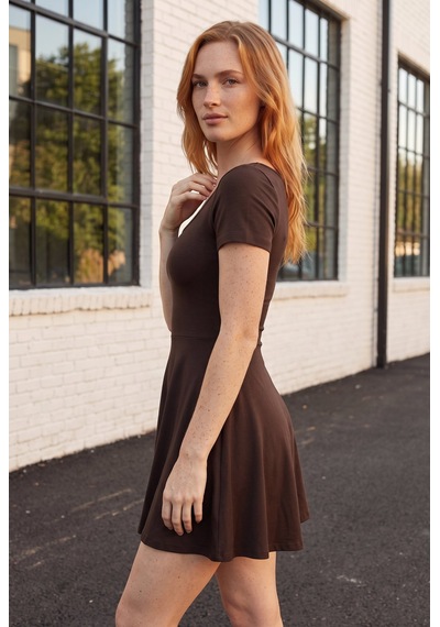 Soulshae Kadın Dalgıç Kare Yaka Kısa Kollu Kısa Tulum Kahverengi