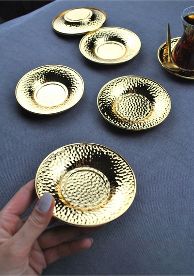 Qualitev 6 Adet Metal Çay Tabağı Dövme Desenli Çay Tabak 10 Cm Altın