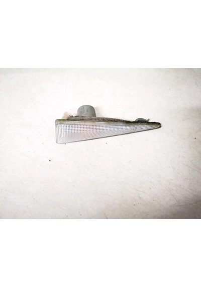 Renault Megane 2003-2008 Ön Çamurluk Sinyali Sağ Oem No: 8200633417