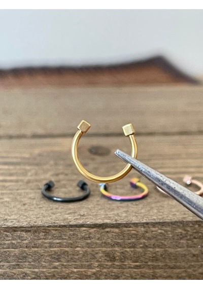 316 L Cerrahi Çelik Anti Alerjik Küp Modeli Halka Piercing 10mm X 1,2mm Altın