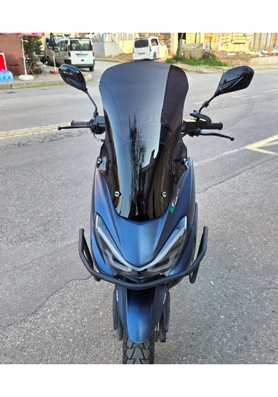 Motocam Küba Newlight 50 Pro Ön Cam 2023-2026 Model 58cm Siyah Renkli 4mm  Boylu