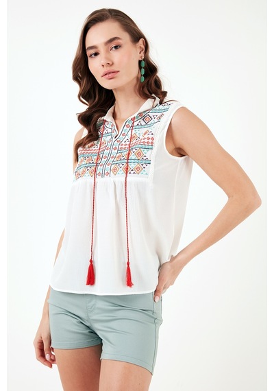 Lela Pamuklu Regular Fit Nakış Işlemeli Bayan Bluz 611Bz0249 Ekru Lela Pamuklu Regular Fit Nakış Işlemeli Bayan Bluz 611Bz0249 Ekru