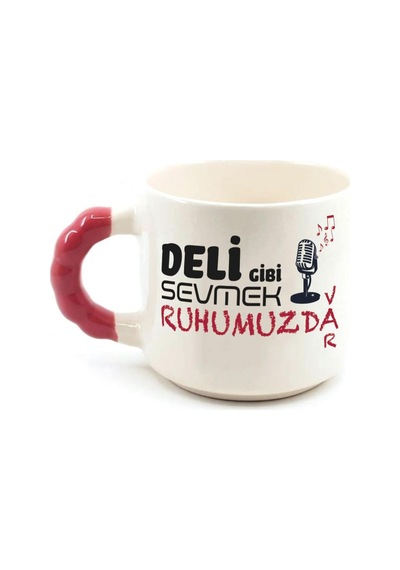 Deli Gibi Sevmek Ruhumuzda Var Baskılı Kırmızı Kulplu Boncuk Kupa
