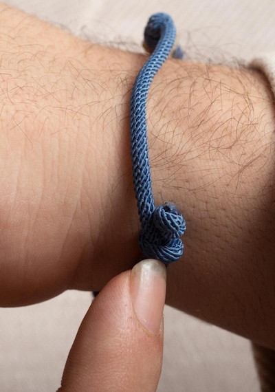 14 Ayar Altın Puslu Mavi Ipli Kadın/erkek Küp Bileklik Sarı Sarı Altın