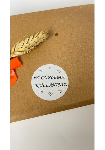 İyi Günlerde Kullanınız Kalpli Siyah Yazılı Yuvarlak Yapışkanlı Etiket 4x4 Cm 120 Adet