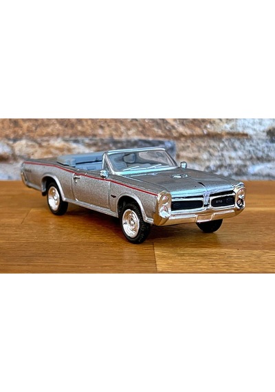 1:43 Ölçekli Lisanslı Metal Retro Amerikan Arabaları - 1966 Pontiac Gto - 10 Cm
