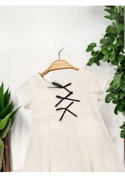 Çikoby Kız Bebek Kendinden Desenli Dokuma Kumaş Fiyonklu Elbise-15684 Ekru