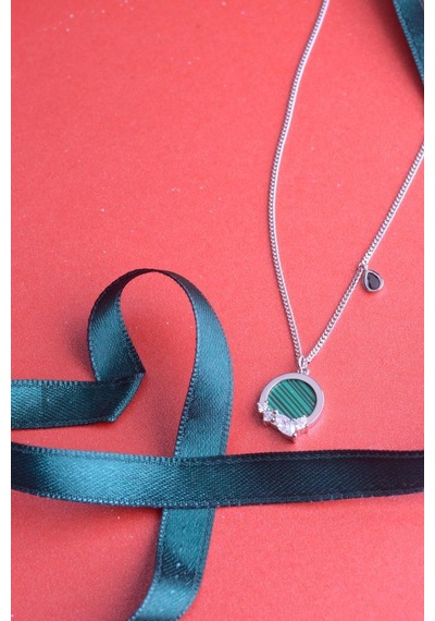 Innuendo Jewelry 925 Ayar Gümüş Damla Taş Detaylı Oval Kolye Yeşil