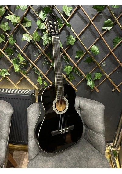 Outlet 4/4 Flatolu Siyah Klasik Gitar Orta Seviye Kılıf-pena Dahil