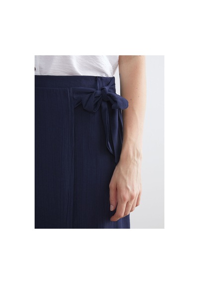 LC Waikiki Alıta Cıty Farkıyla Lcwaıkıkı Classic Lacivert Saten Düz Midi Kadın Etek Lacivert - 931500410 Lacivert LC Waikiki Alıta Cıty Farkıyla Lcwaıkıkı Classic Lacivert Saten Düz Midi Kadın Etek Lacivert - 931500410 Lacivert