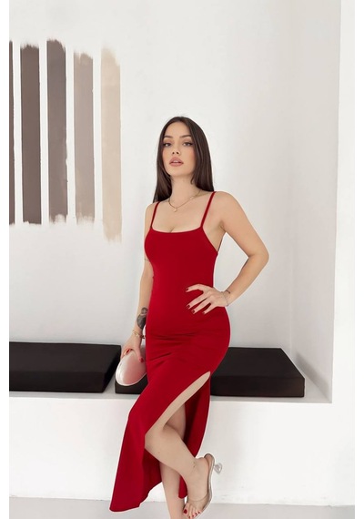 Tarz Cool Kadın Askılı Uzun Elbise Slim Fit Vücuda Oturan Yırtmaçlı Kırmızı
