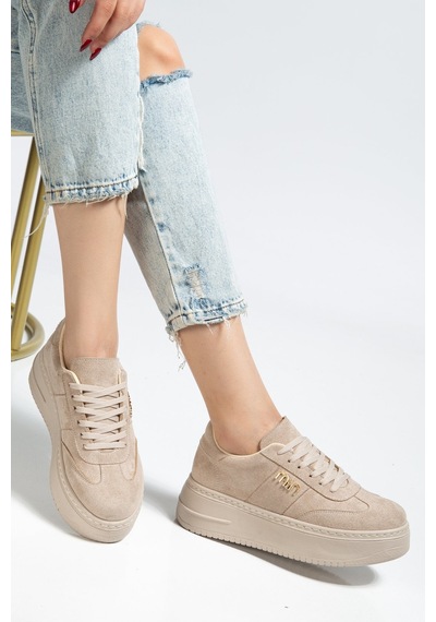 Bahrina Kadın Beyaz Cilt Kalın Taban Tokalı Sneaker Bej Süet
