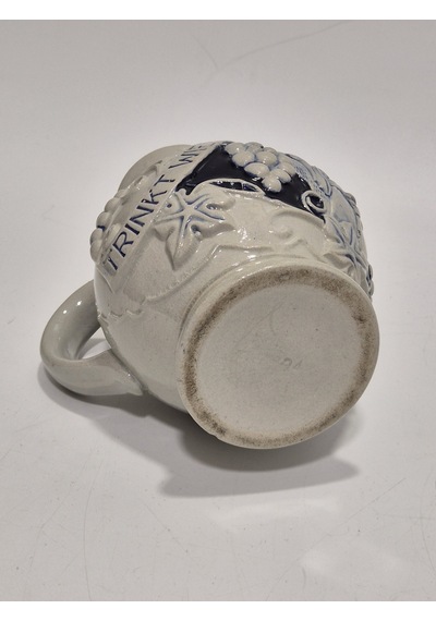 Vintage Kabartma Motifli Taş Seramik Şarap Sürahisi 15cm
