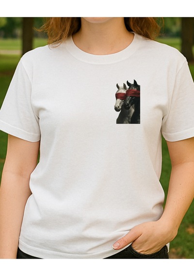 Etnik Atlar Baskılı T-shirt Beyaz