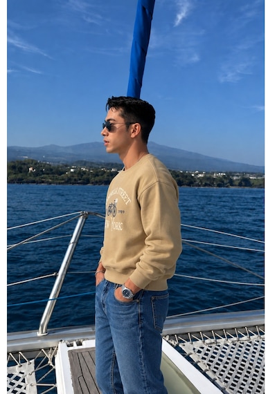 Tarz Cool Erkek Organik Pamuklu Yumuşacık Baskı Detaylı Bisiklet Yaka İçi Polarlı Sweatshirt Kahverengi