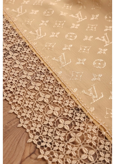 L.v Vuitton Masa Örtüsü 160 220 Cm "brode Güpürlü" Kdk Iplik Özel Jakar Dokuma Dertsiz Leke Tutmaz Gold