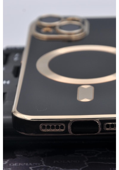 Apple Uyumlu iPhone 13 Magsafe Özellikli Lens Korumalı Renkli Kılıf Siyah