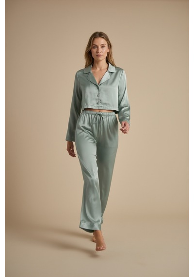 Kadın Yeşil Saten Crop Pijama Takımı Gömlek Yaka, Düğmeli Ve Şık Ev Giyim Kadın Yeşil Saten Crop Pijama Takımı Gömlek Yaka, Düğmeli Ve Şık Ev Giyim