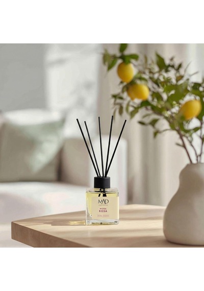 Mona Rosa Ortam Kokusu Elma, Gül Ve Paçuli İle Canlandırıcı Ve Romantik Bir Atmosfer-bambu Çubuklu 120 Ml